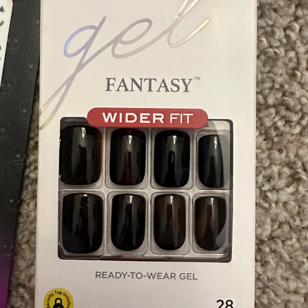Halloween Wider Fit Gel Black KISS Press on Nails & Glow n the Dark decals